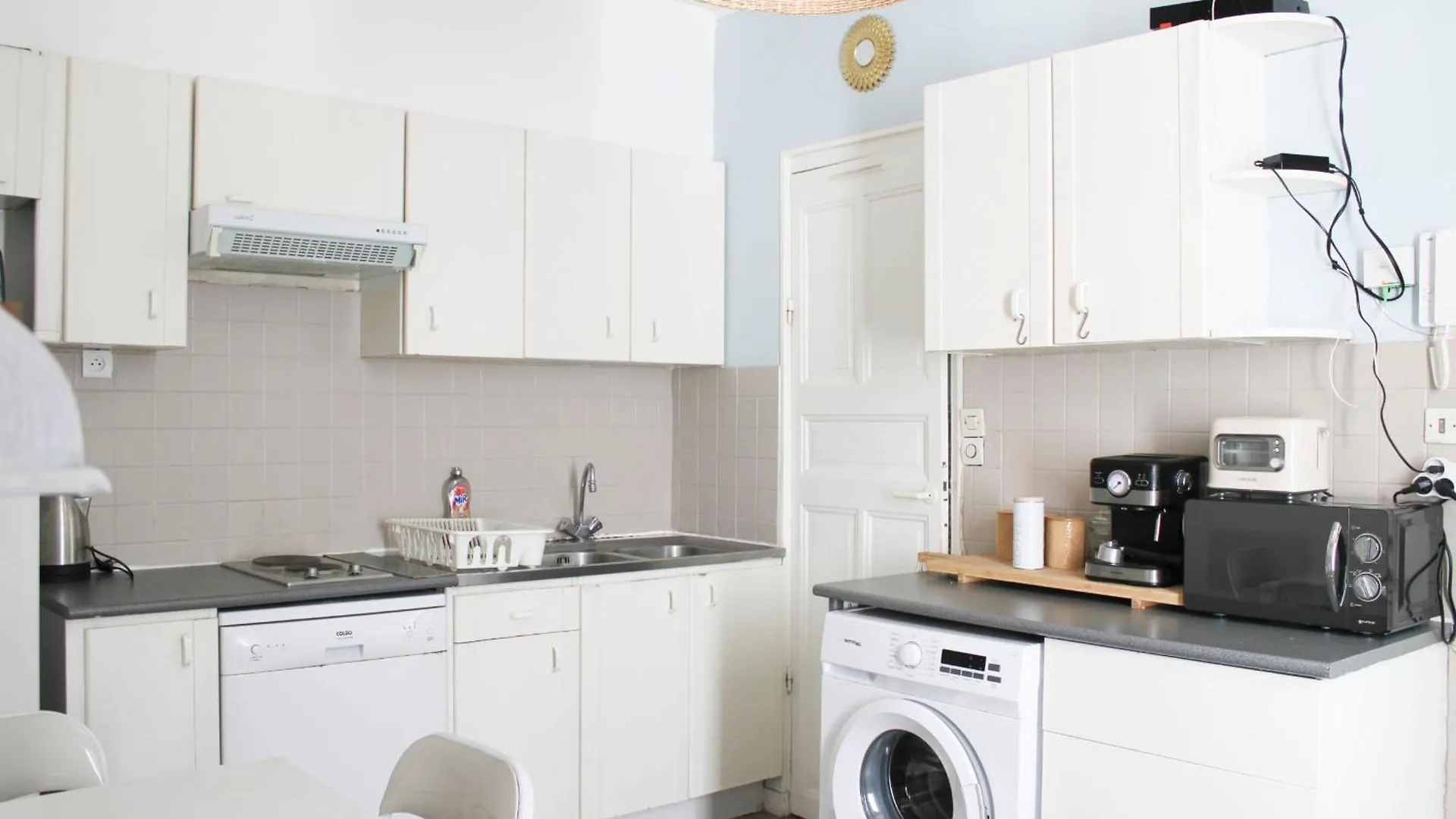 An Ideal Pied-A-Terre At The Gateway To Paris Arcueil