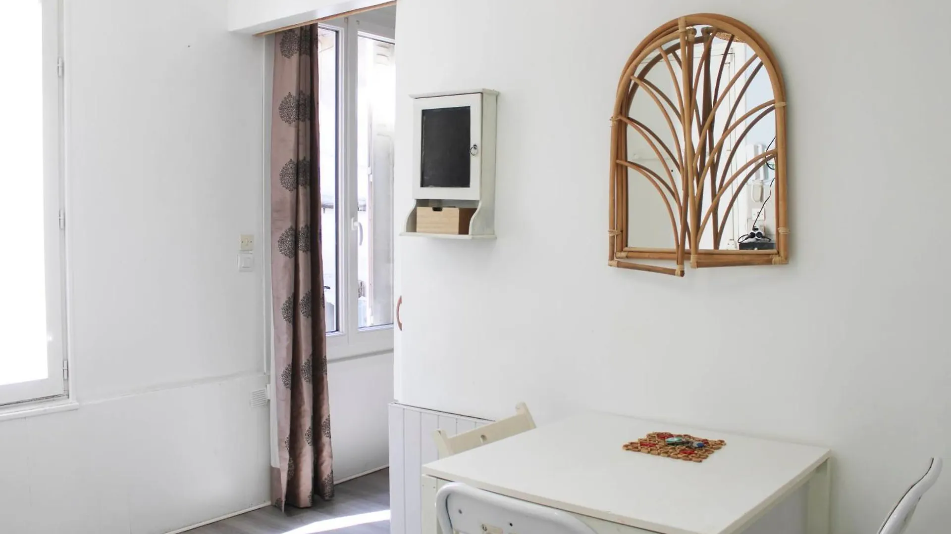 Apartment An Ideal Pied-A-Terre At The Gateway To Paris Arcueil